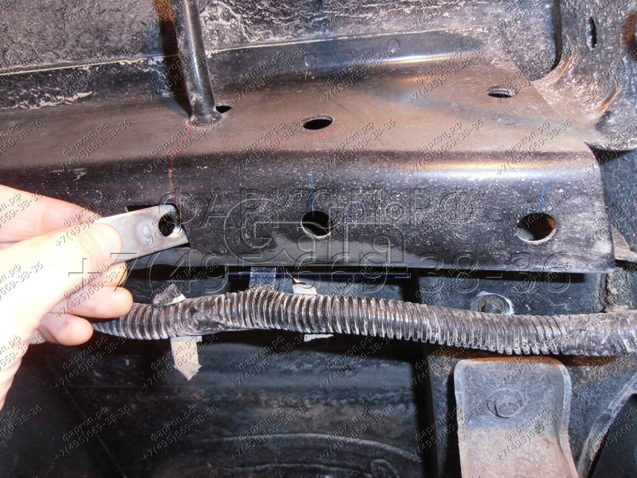 Купить фаркоп dodge journey 2008-2020, fiat freemont 2011-2020, кроме авто с запаской снизу - d042a galia по цене  Низкие цены. Большой выбор. Доставка по всей России. Интернет-магазин в Москве. Только положительные отзывы!