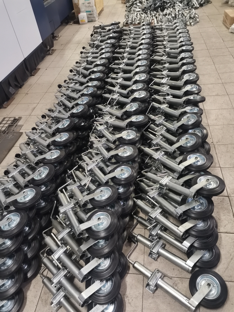 Купить опорное колесо прицепа с хомутом (подкатное колесо) gorilla по цене 2 500 р.. Низкие цены. Большой выбор. Доставка по всей России. Интернет-магазин в Москве. Только положительные отзывы!