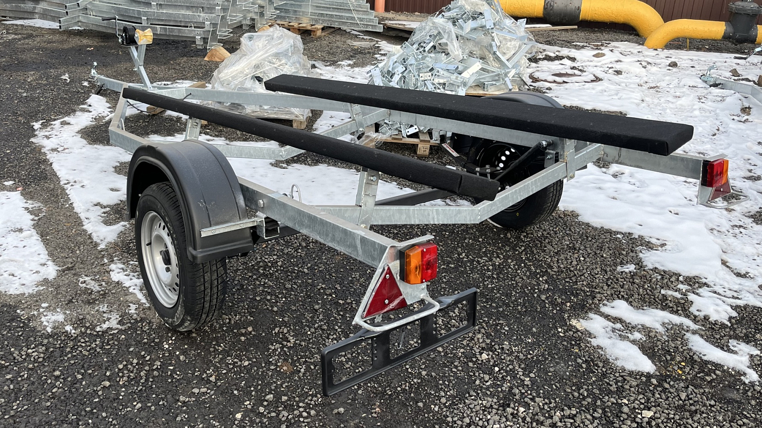 Купить лодочный прицеп laker smart trailer 750 оцинкованный на рессорной подвеске по цене 59 800 р.. Низкие цены. Большой выбор. Доставка по всей России. Интернет-магазин в Москве. Только положительные отзывы!